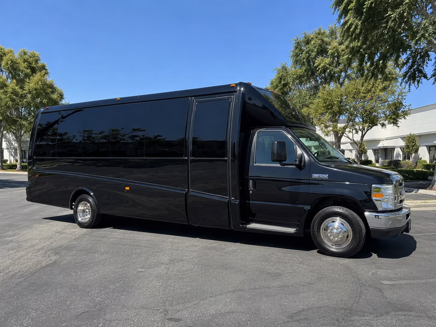 18 Passenger Party Bus