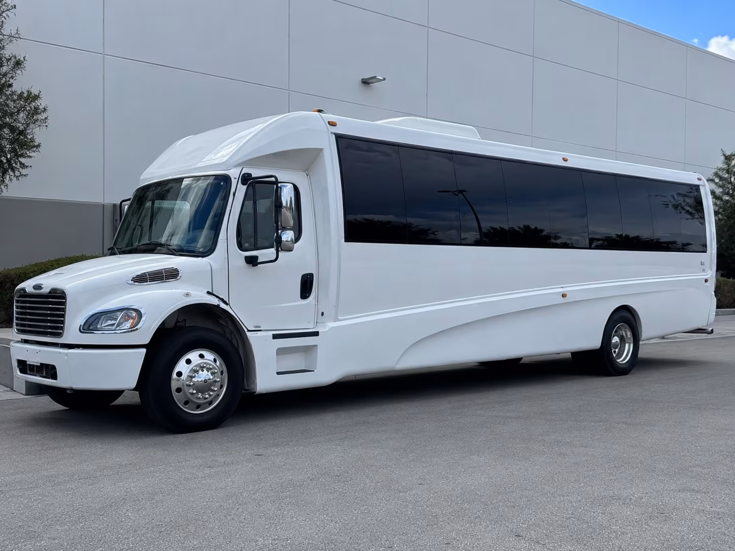 Fairfield Birthday, Sweet 16, & Quinceañera Transportation onboard seating
