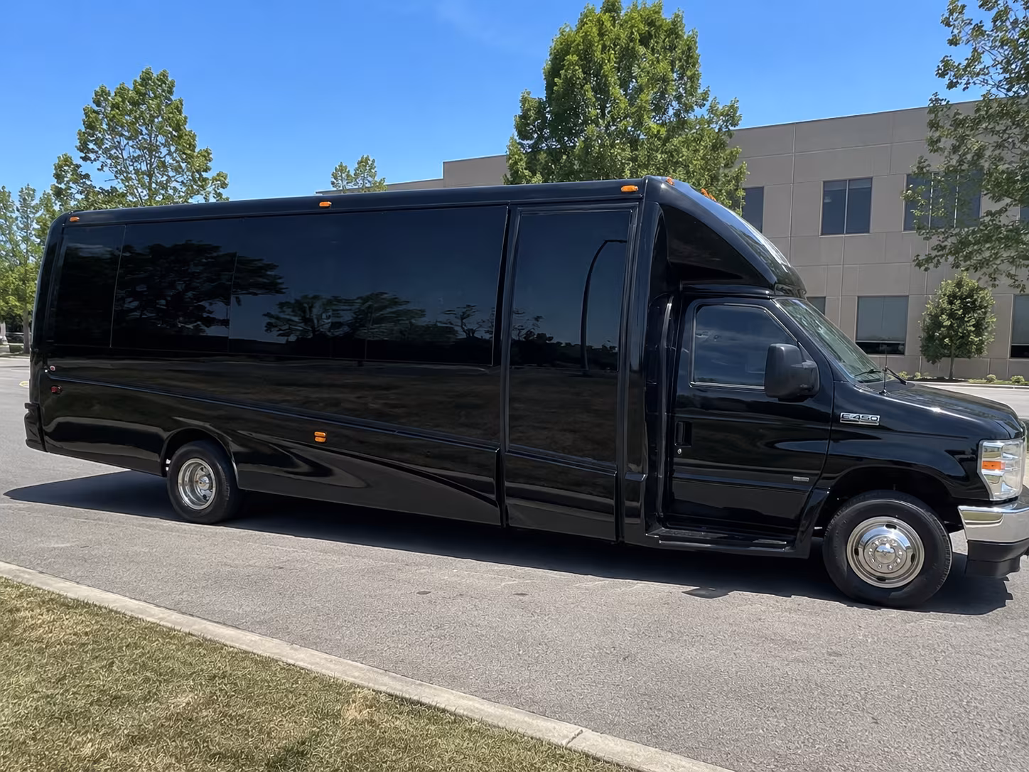 Oakland Winery Tour & Pub Crawl Transportation