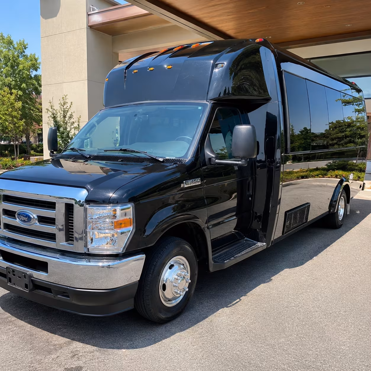 San Rafael Homecoming & Prom Party Bus Rentals